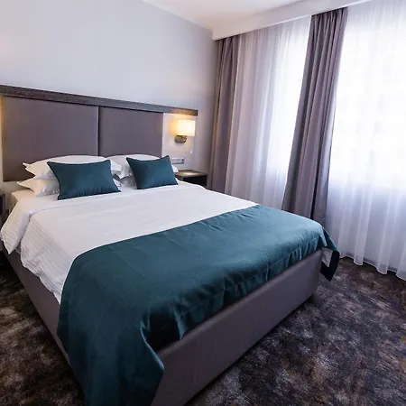 Premium Hotel